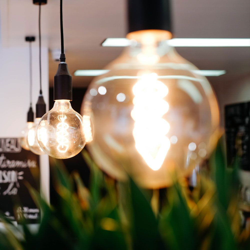 Żarówka LED filamentowa E27 G95 4W 2200K 300lm ściemnialna